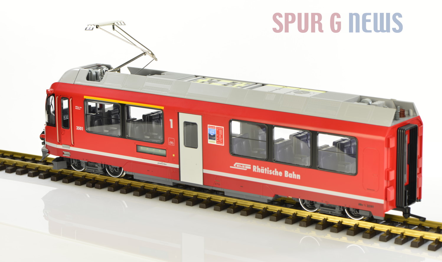 Allegra Modellbahn von LGB Art.Nr. 20225 - Triebkopf 2 mit erster Klasse und zwei bzw. drei Fenstern an den Seitenteilen. 