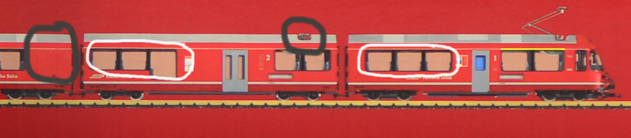 So soll der Zug nicht gekoppelt werden! Bei den Modellbildern auf der Verpackung sind Triebwagen und Mittelteil "falsch" zusammengestellt. 