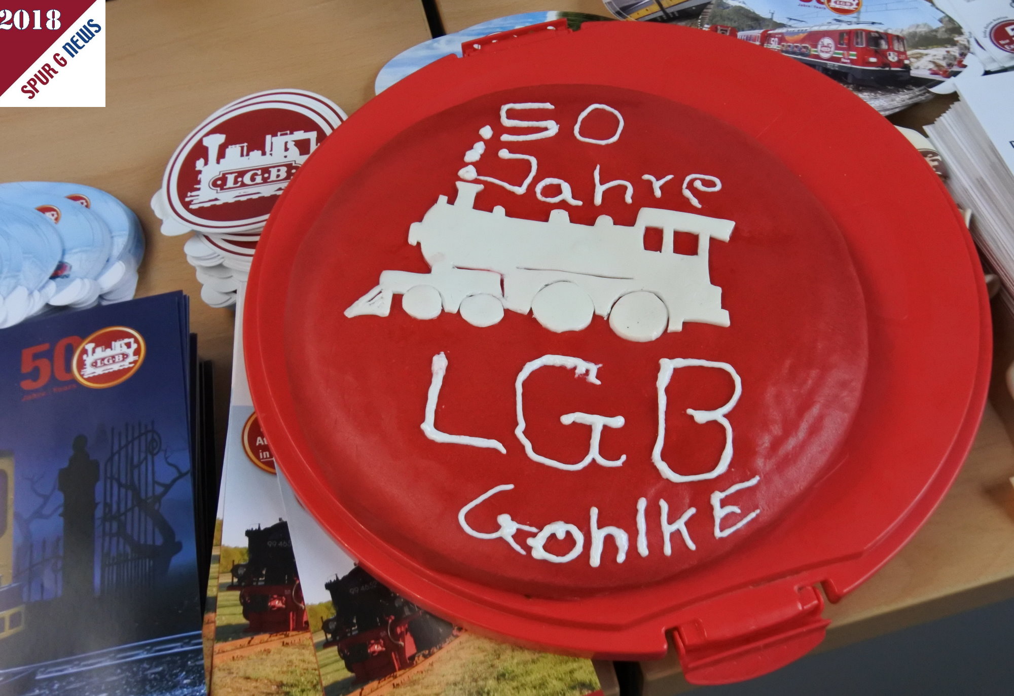 Familie Gohlke spendierte der Mannschaft von LGB zum Jubilum einen Zebrakuchen der wie ein Button der CS3 aussieht. Der Kuchen wurde dann von den anwesenden Teilnehmern zur Kaffeezeit noch verzehrt. Danke. 