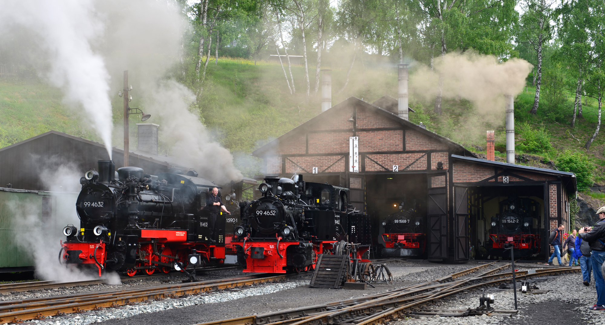 Anheizen im Bahnhof Jhstadt. Fnf Dampflokomotiven der Prenitztalbahn und der Rggenschen Kleinbahn standen fr den 20.05.2018 bereit die Sonderzge mit den vielen Besuchern zu ziehen.  