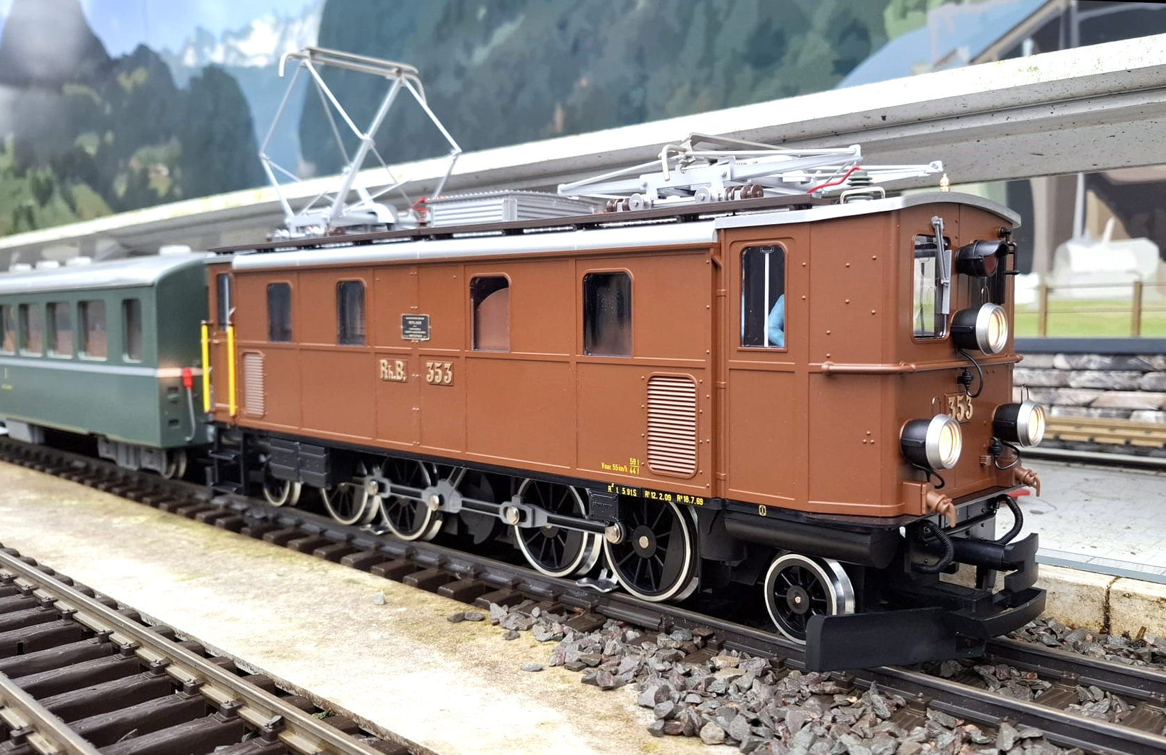 Ausgeliefert: Ge 4/6 der RhB - Modell von LGB Art. Nr. 24601 