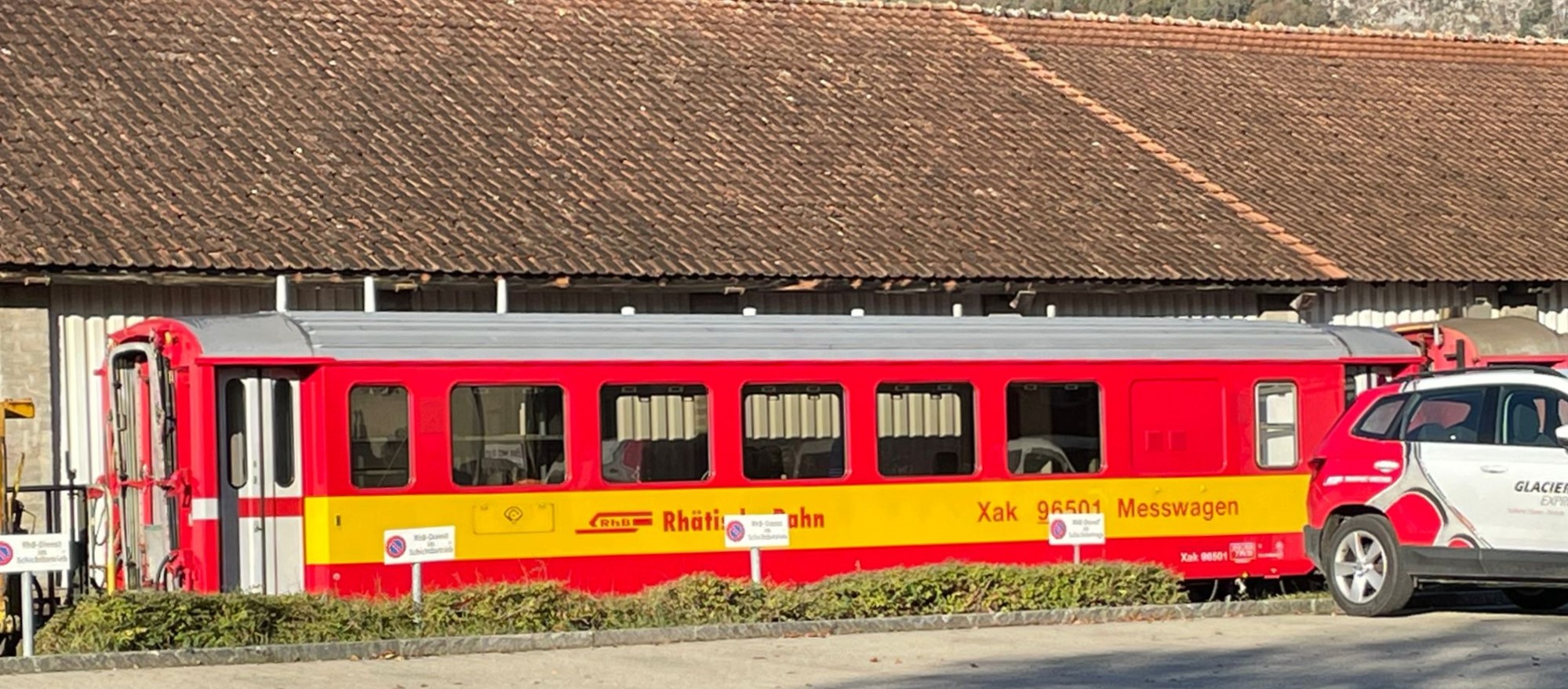 Hier ein Bild vom Original Funkmesswagen Xak96501 der RhB.