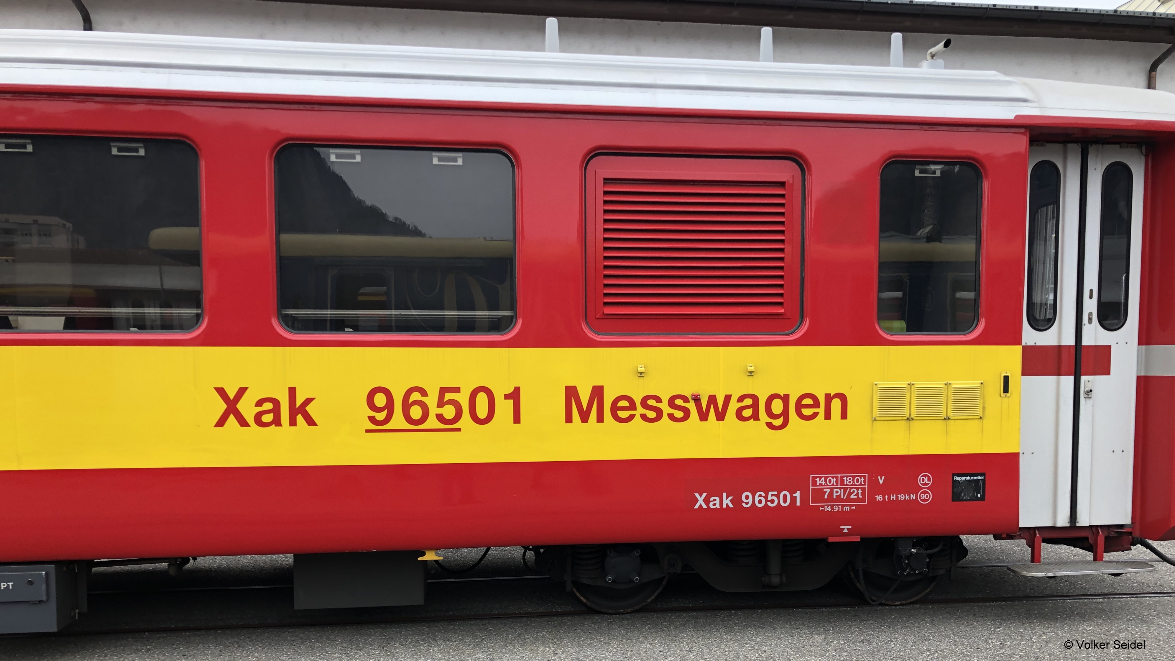 RhB Xak96501 Messwagen im Original im Depot in Landquardt am 30.11.2018.  