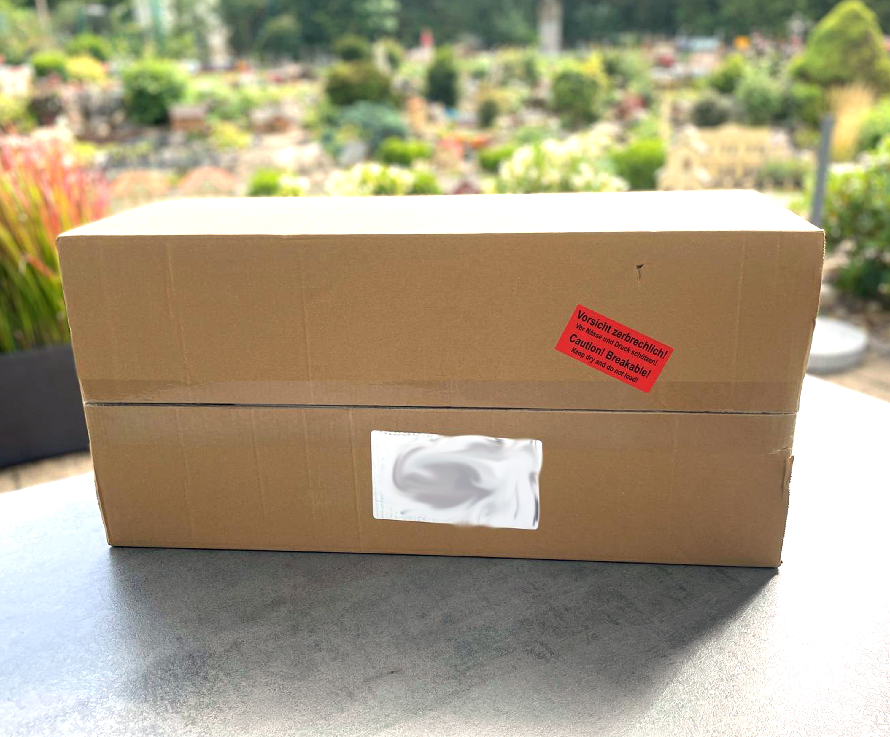 Es ist immer wieder schn wenn ein Paket vom LGB Fachhndler ausgeliefert wird. So ist am heutigen Tag von DHL dieser Karton geliefert worden. 