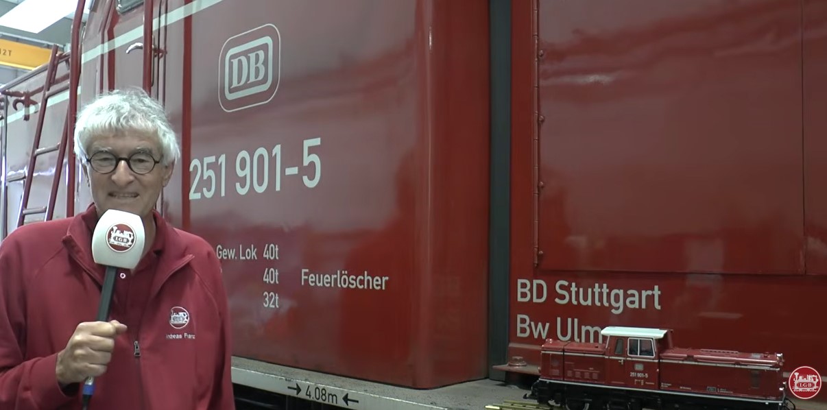 Danke an Andreas Franz und LGB f�r den Film zum Modell der kleinen Diesellok aus R�gen. Genie�en Sie die Fahrt durch den Garten! 