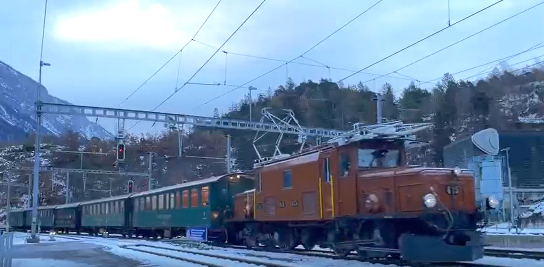 LGB Neuheit 2026 - Art. Nr. 26606 - Hier Originalaufnahme Ge 6/6 I der RhB Nr. 415 - Einfach auf das Bild klicken und das Video startet auf unseren Spur G News Seiten.