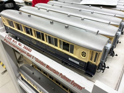 Personenwagen-Set 1 "Golden Mountain Pullman Express" - Art. Nr. 36660