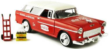 Art. Nr. 424110 - 1955 Chevy Nomad Lieferwagen mit Metallhandkarre und zwei Coca Cola© Flaschenkisten.