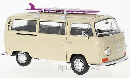 VW BUS T2 - beige - mit Surfbrett - ca. 1972 