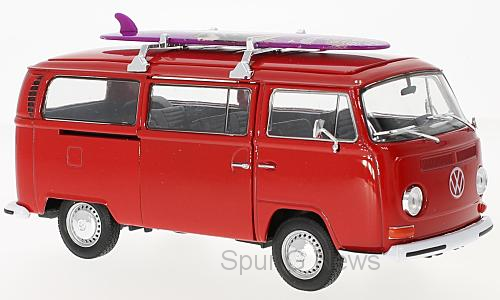 VW BUS T2 - rot - mit Surfbrett - ca. 1972 