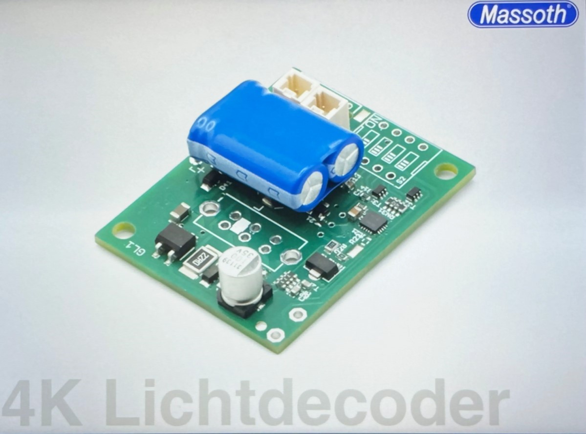 DCC Lichtdecoder - 4K Lichtdecoder - Bei der Neuheitenvorstellung am 17.01.2026, im Modellbahn-Atelier Renken, war schon ein fertiger Decoder auf dem Massoth Stand ausgestellt.