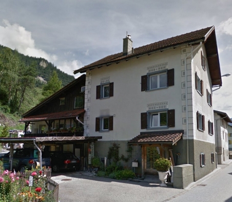 Original Ansicht des Hauses SURAVA in der Schweiz. 