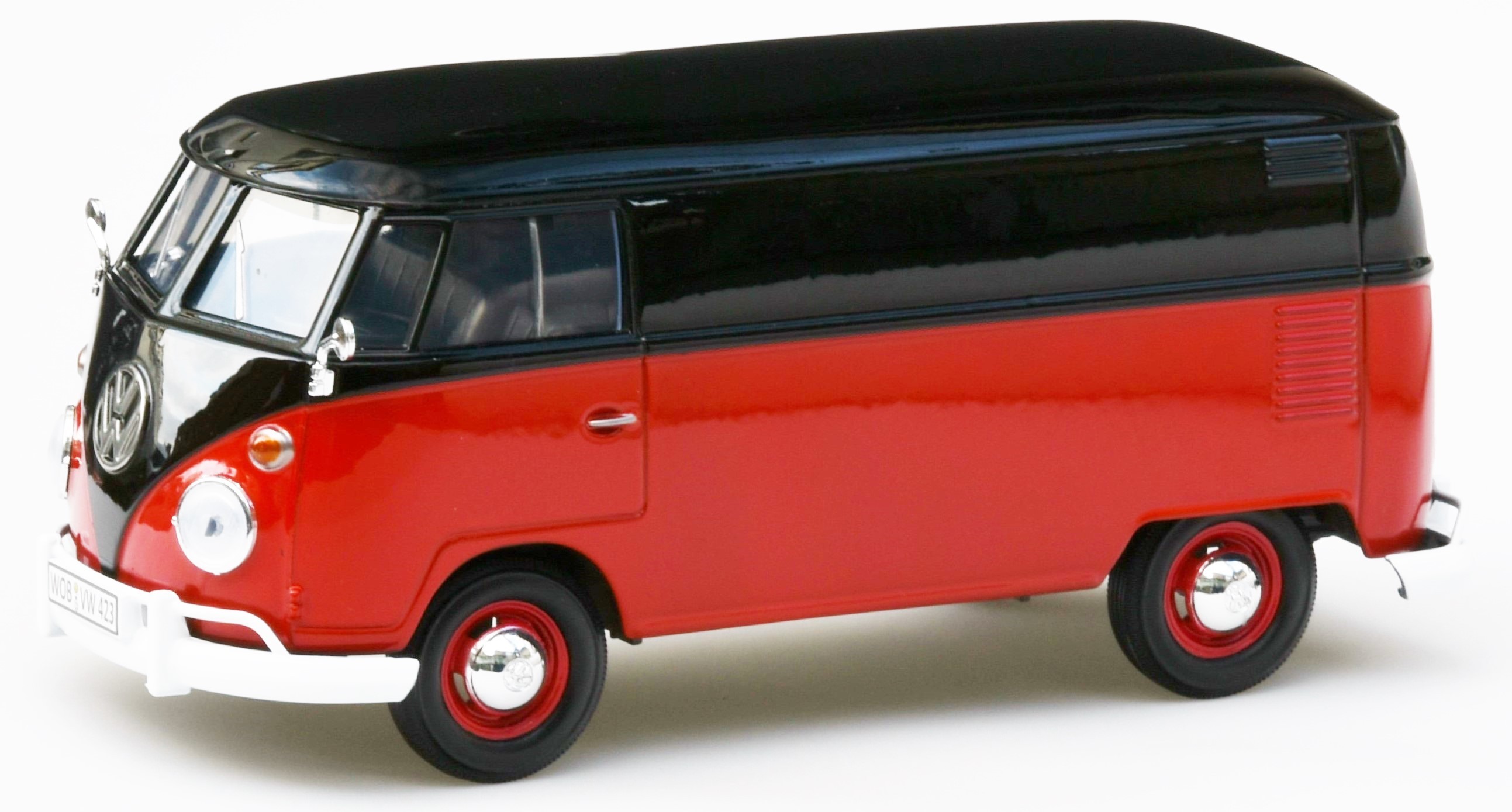VW Bus Typ 2 T1 - schwarz - rot  - Kastenwagen