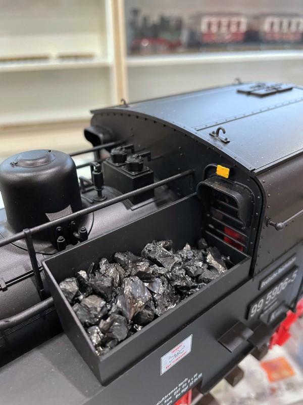 Detailaufnahme von Kohlenkasten der Dampflok 99 5606 der NWE bzw. Deutschen Reichsbahn. Wie oben genannt ist die Lokomotive noch im Eigentum der Harzer Schmalspurbahnen. 