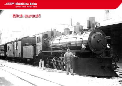 Stolz steht das Personal bei der Dampflokomotive, G4/5 123. Der groe Schneerumer wurde nur fr den Winterbetrieb vorgespannt und musste an jedem Endpunkt gewendet werden. 1913 war das letzte Jahr, in dem Dampflokomotiven nach St. Moritz verkehrten, weil im folgenden Jahr wegen der Kohleknappheit die Zge in Bever oder Samedan mit elektrischen Lokomotiven bespannt wurden. 