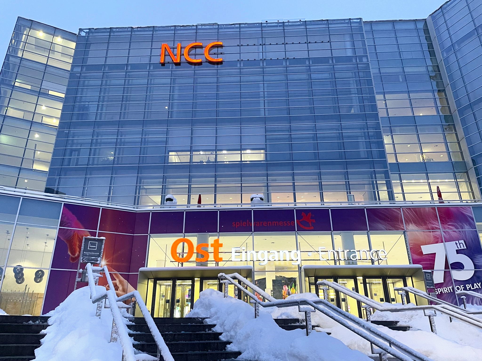 Auf geht es zur 75. Spielwarenmesse in N�rnberg. Eben eine Spielwarenmesse und  k e i n e  Eisenbahnmesse mehr. 