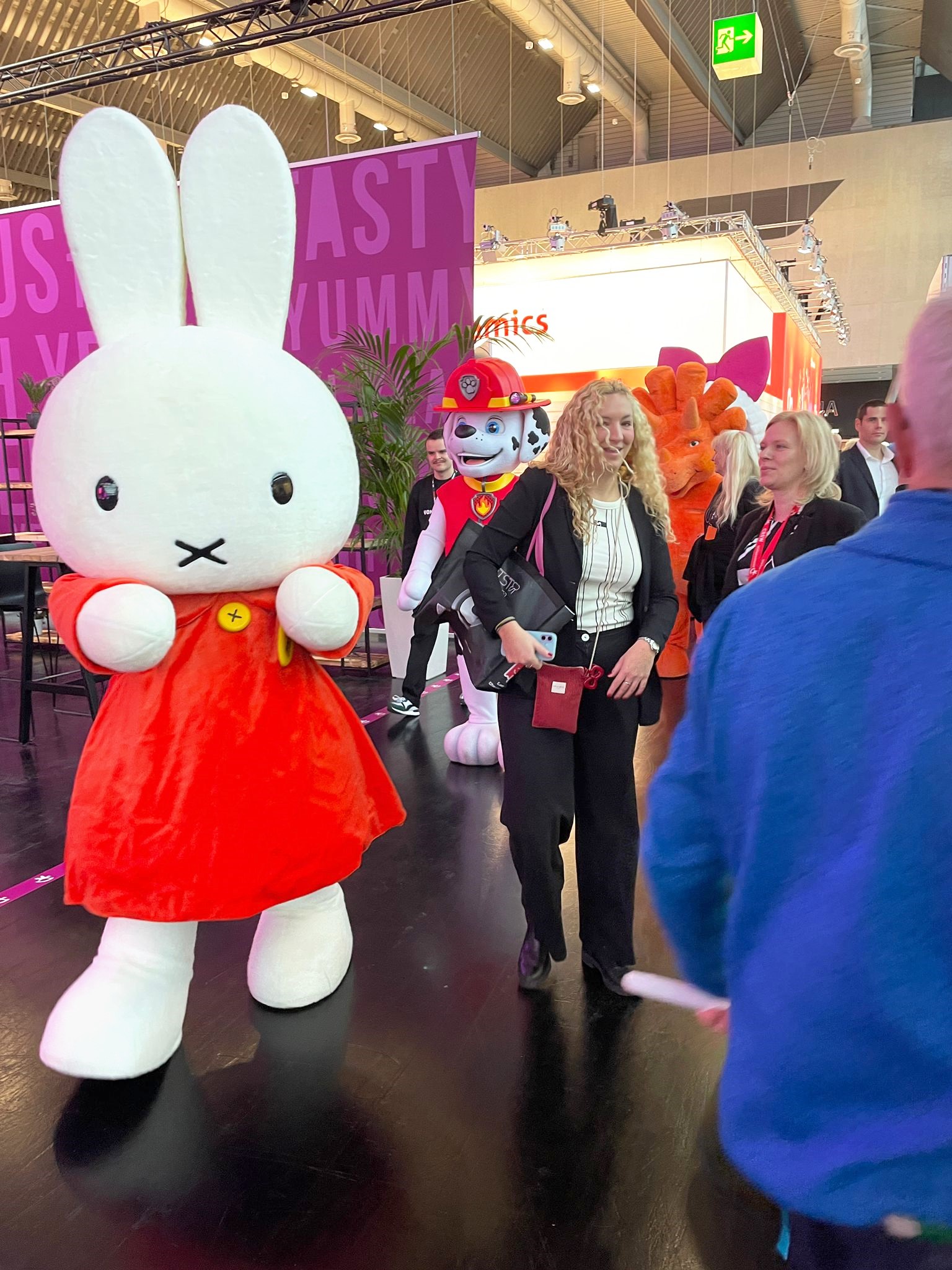 Sch�n anzusehen die Waking Acts - Fernseh- und Comic Figuren in Lebensgr��e und gr��er. 