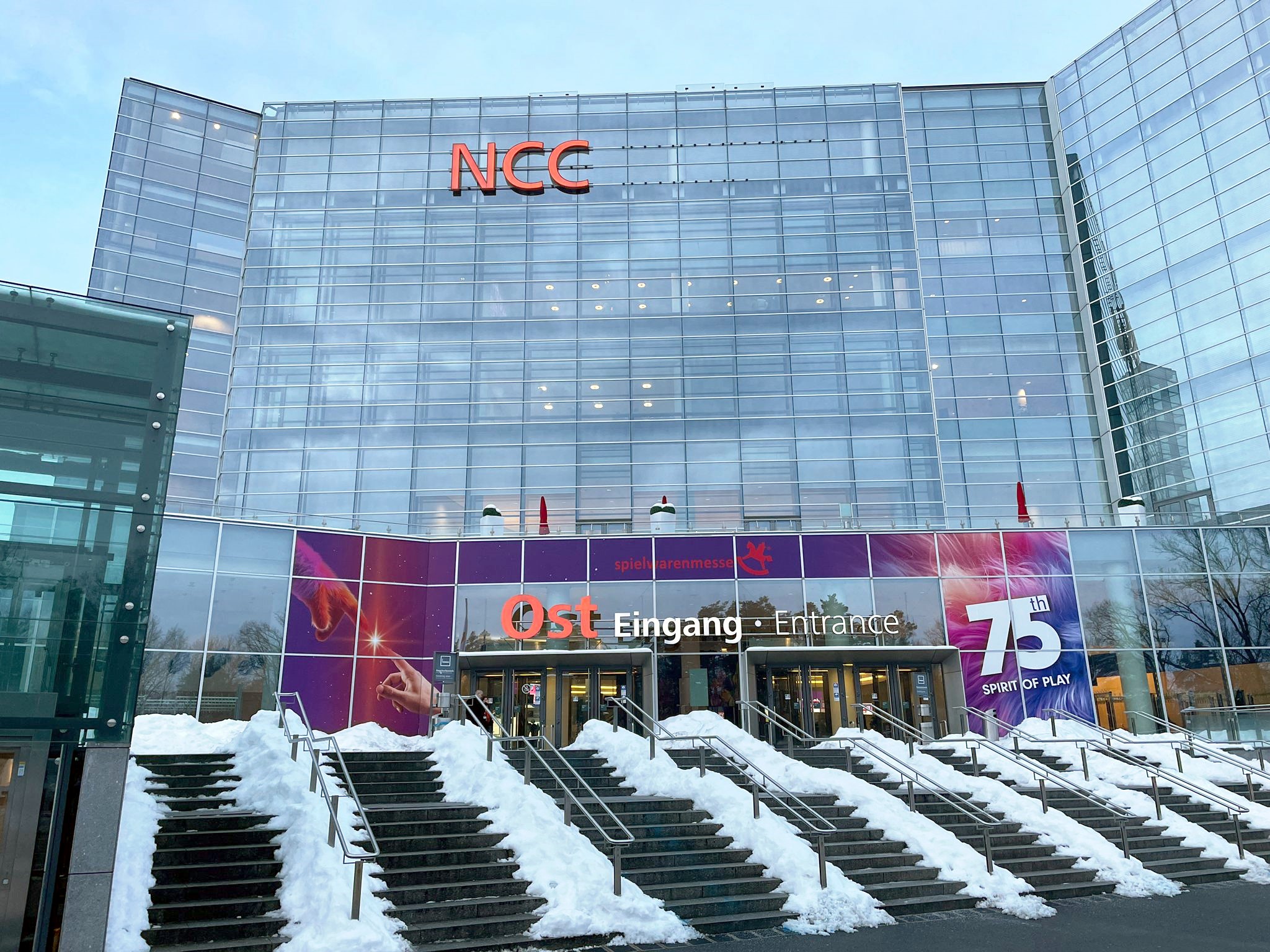 2. Tag der Spielwarenmesse 2025. Heute werden wir �ber Figruen und Autos berichten. Ach in der China-Halle werden wir nach neuem Zubeh�r f�r die Gartenbahn Ausschau halten. 