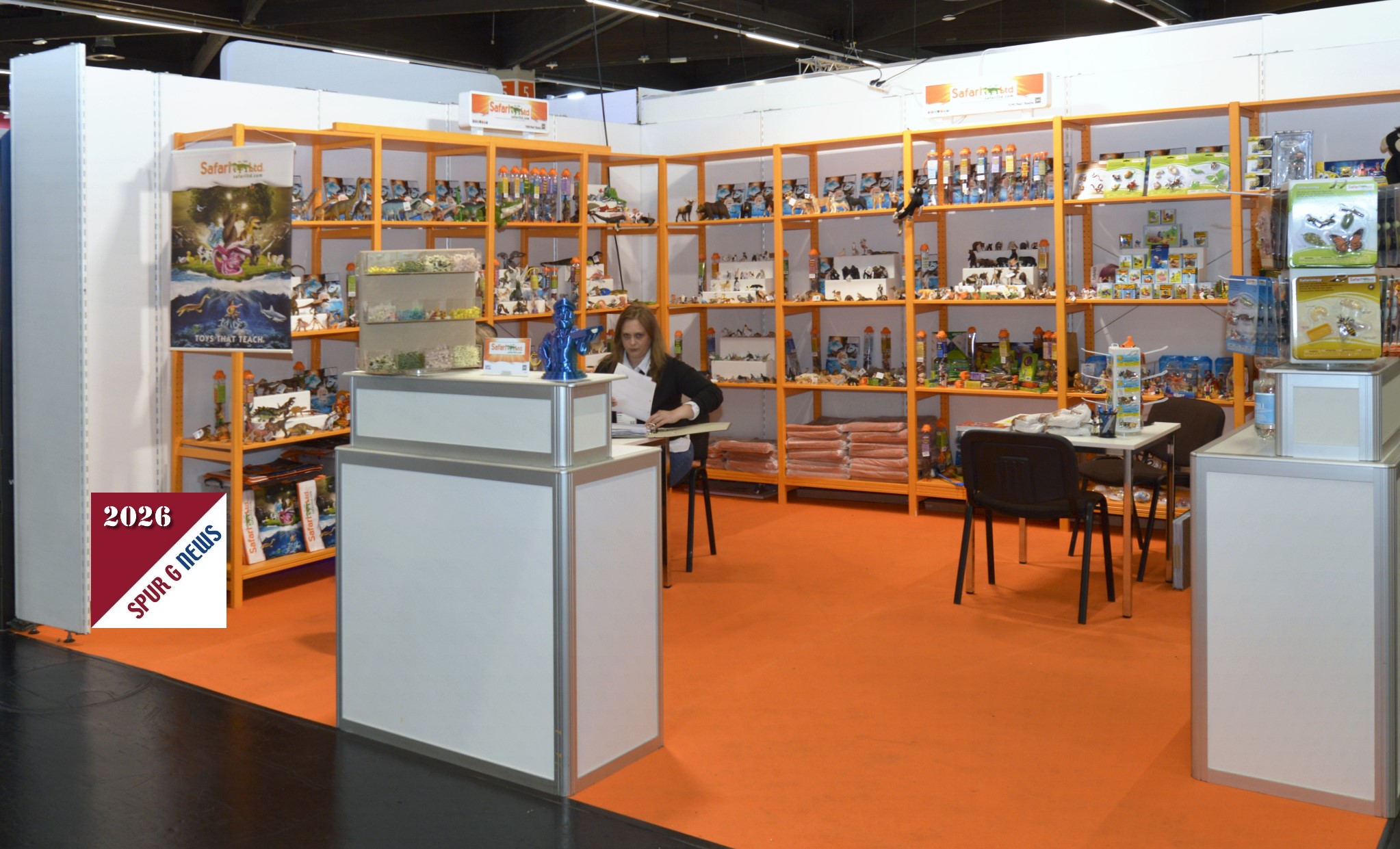 Die Firma Safari Ltd. aus Florida USA stellt Kunststofffiguren für den Gartenbereich her. Leider ist der Stand für 2026 "geschrumpft" und es sind auch keine Neuheiten im G-Scale Bereich dabei. Danke an Axel von AXSE für den Vertrieb und das Zeigen verschiedener Produke von Safari Ltd.