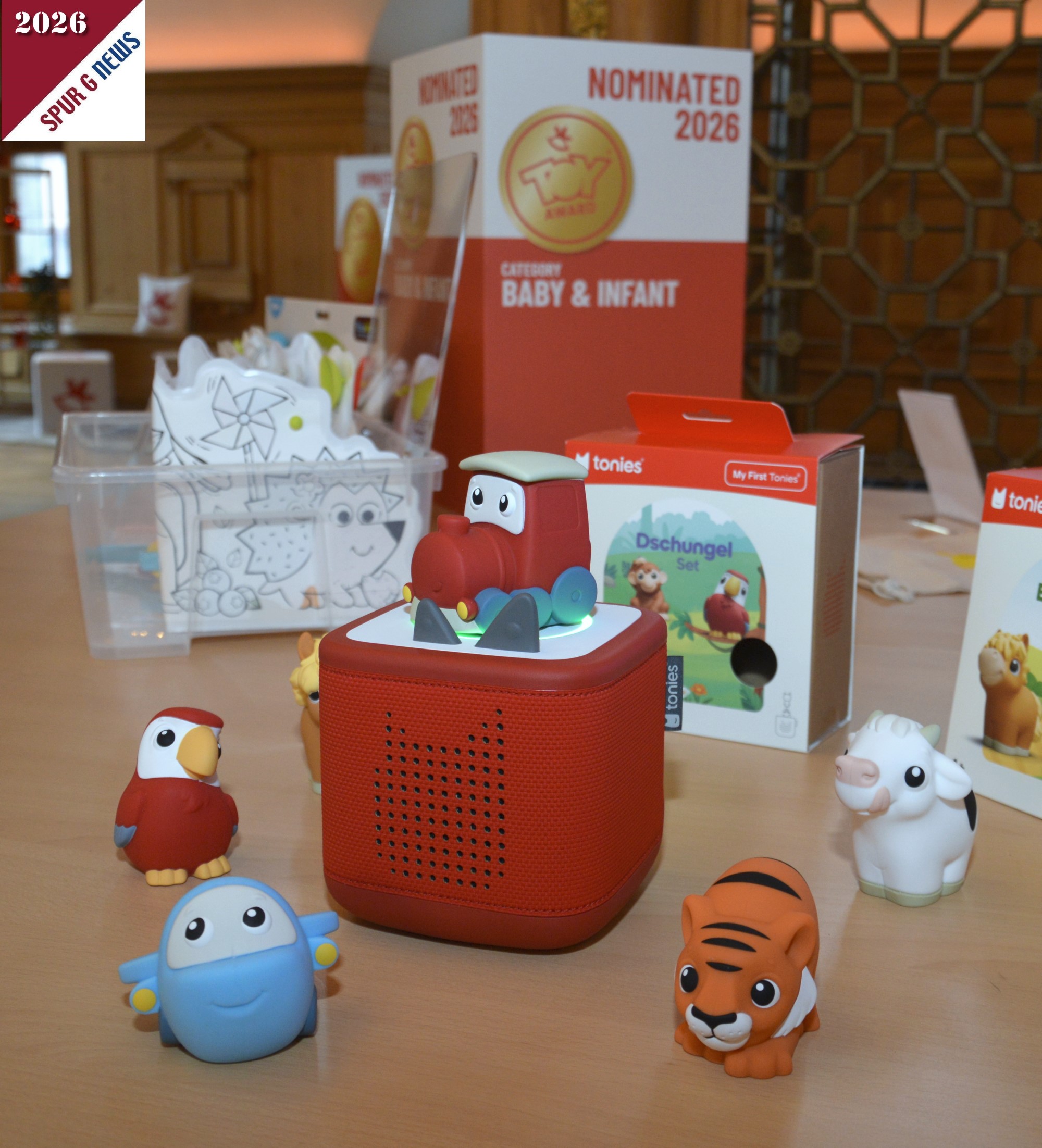 Auf der Hauptpresskonferenz werden den Journalisten die f�r den Toy Award nominierten Spiele und Spielzeuge gezeigt. 