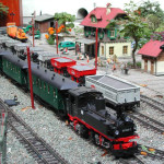 Nikolausfahrten / Advent im Wald Der Nikolaus begrt alle groen und kleinen Fahrgste und verteilt Sigkeiten an die Kinder. Mit der Dampflok gehts anschlieend auf groe Nikolausfahrt