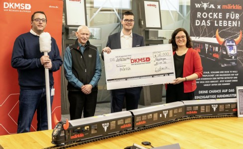 Einmaliger LGB Capricorn "Wacken" �bergabe Spende an DKMS und �bergabe Zug an den Gewinner