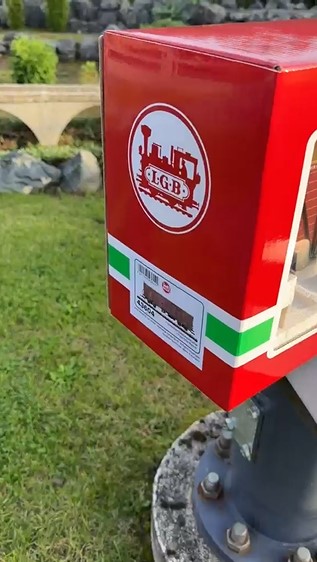 Auf das Bild klicken und der Film (ohne Ton) zum LGB Art. 43604 - Gedeckter G�terwagen GGw der K�niglich S�chsischen Staatseisenbahn (K.S�ch.Sts.E.B) startet auf unseren Spur G News. 