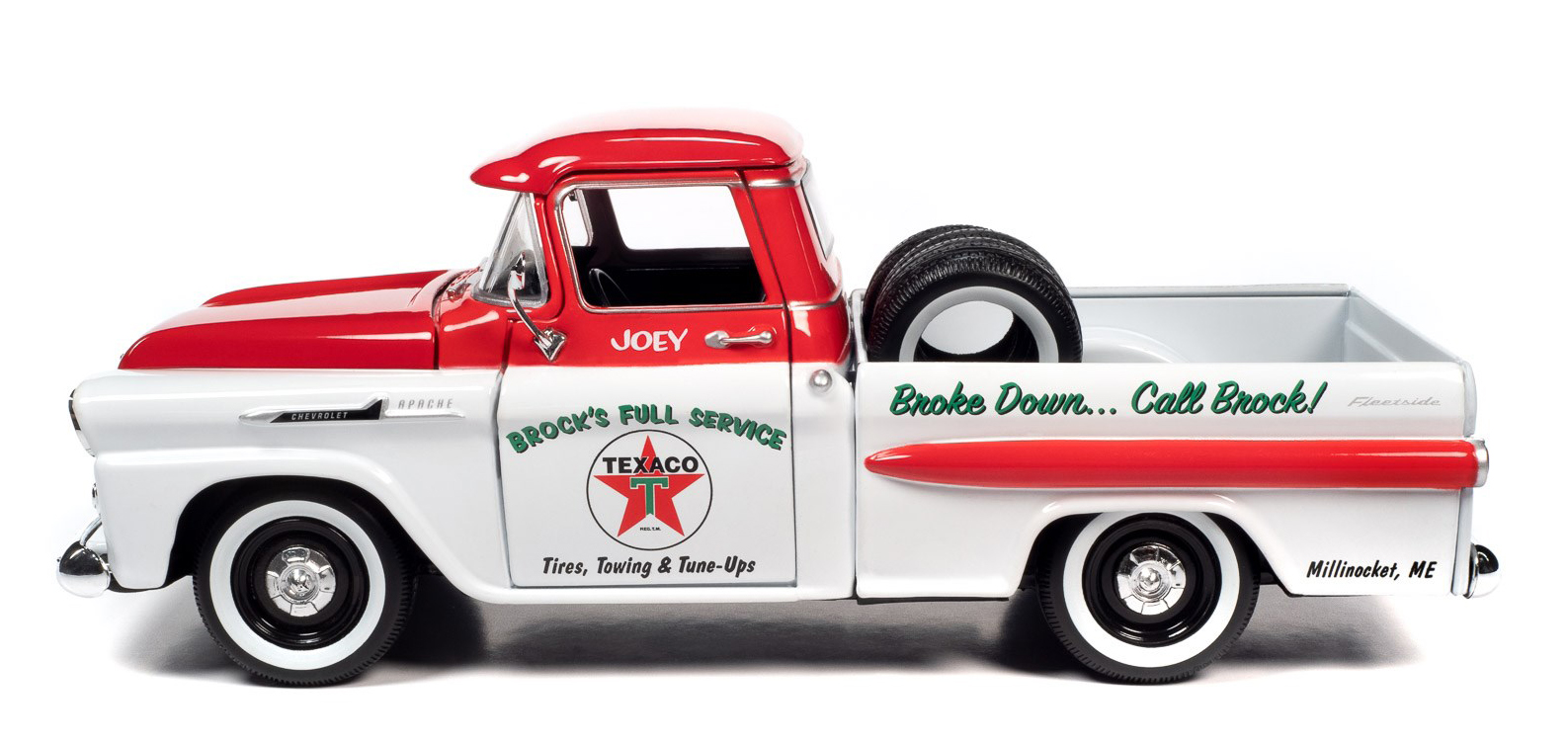 Seitenansicht des Models in 1:24, 1957er Chevy Apache Pick Up, von AW Autoworld. Auf der Tür steht noch JOEY. Somit war der Verantwortliche bei der Firma eben JOEY. 