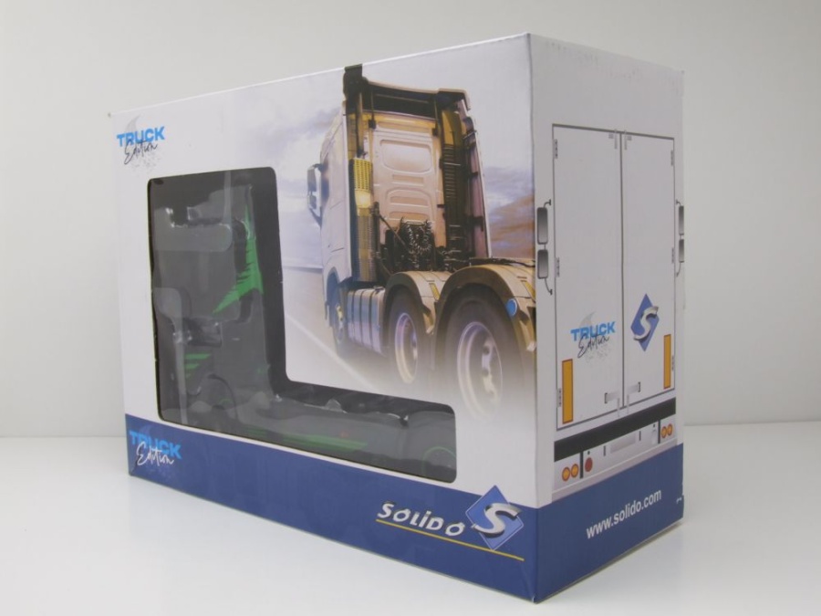 Mercedes Actros R5 Italian Collection Zugmaschine 2021 schwarz Modellauto 1:24 Solido