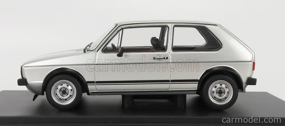 VW, Volkswagen, VW GTI, Baujahr 1976, Golf GTI 1.6, silber, Stahlfelgen, große Frontlippe, Zierrahmen um Kühlergrill