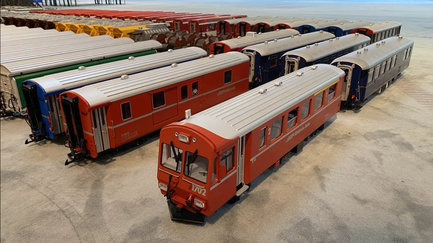 Wagen: Steuerwagen RhB und weitere RhB Vierachser