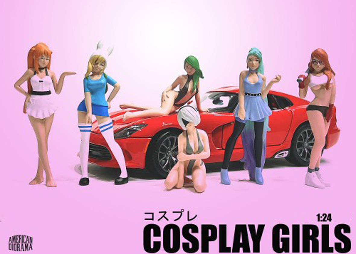 "Cosplay Girls" ist eine weitere Serie von 6 neuen Figuren für die Gartenbahn von American Diorama. Wenn Mädchen in ihre Cosplay-Kostüme schlüpfen, erwachen Anime-Kriegerinnen, Manga-Schulmädchen oder Fantasie-Feen zum Leben. Cosplay stammt aus Japan und das dürfte niemanden verwundern, geht es dabei doch darum, sich wie eine Figur aus einem Manga, Anime oder Videospiel zu verkleiden und entsprechend zu interagieren.