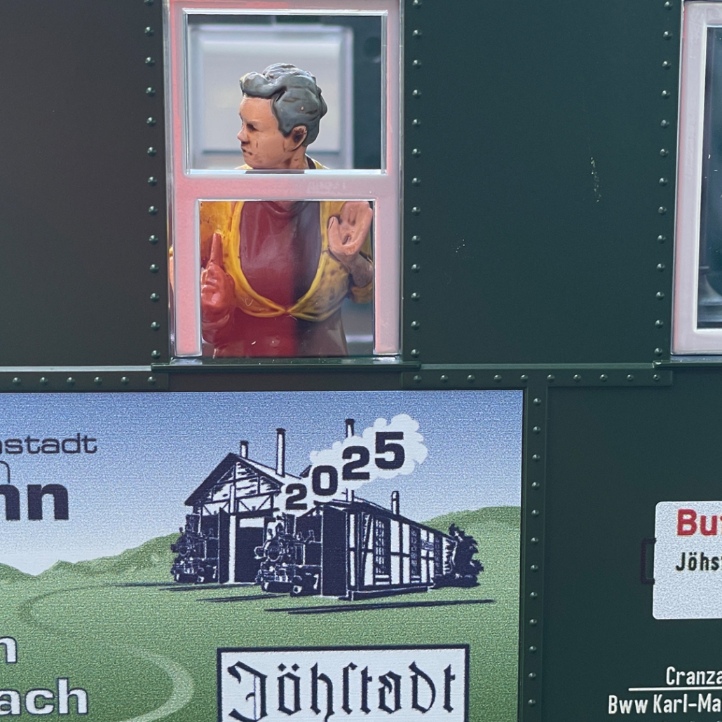 Figur Karin. Passend gemacht für den Jahreswagen 2025 vom Märklineum für die Preßnitztalbahn zum Jubiläum.