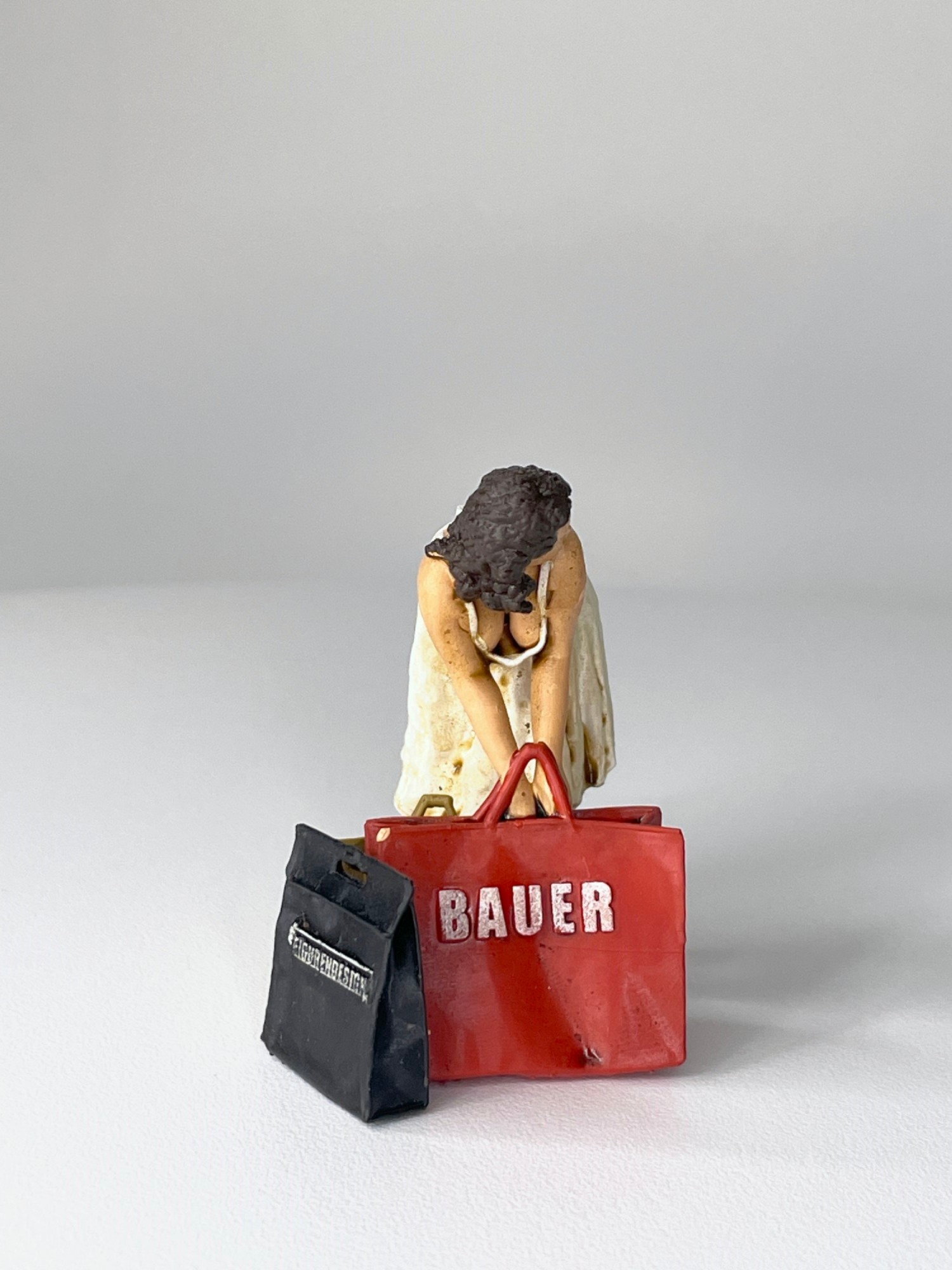 Sehr toll ausgef�hrt - wie im richtigen Leben: Auch die Einkaufstaschen (drei St�ck) sind mit dem Logo und Schriftzug verziert. 