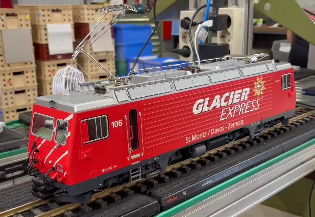 LGB Artikel Nummer 23101 - E-Lok der MGB HGe 4/4 II "Glacier Express". Neuheit 2024- Bereits in der Endmontage.