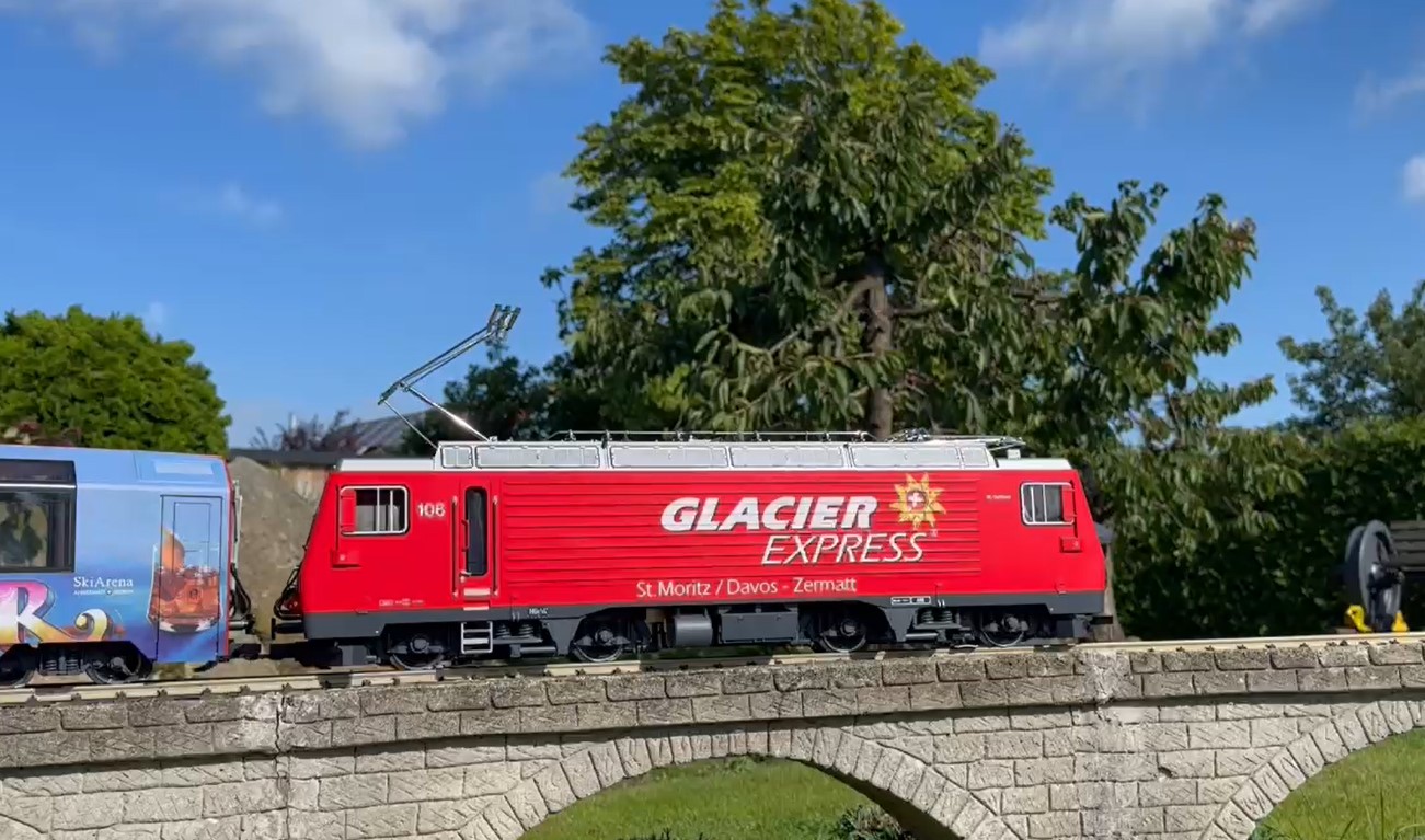 LGB Artikel Nummer 23101 - E-Lok der MGB HGe 4/4 II "Glacier Express" 