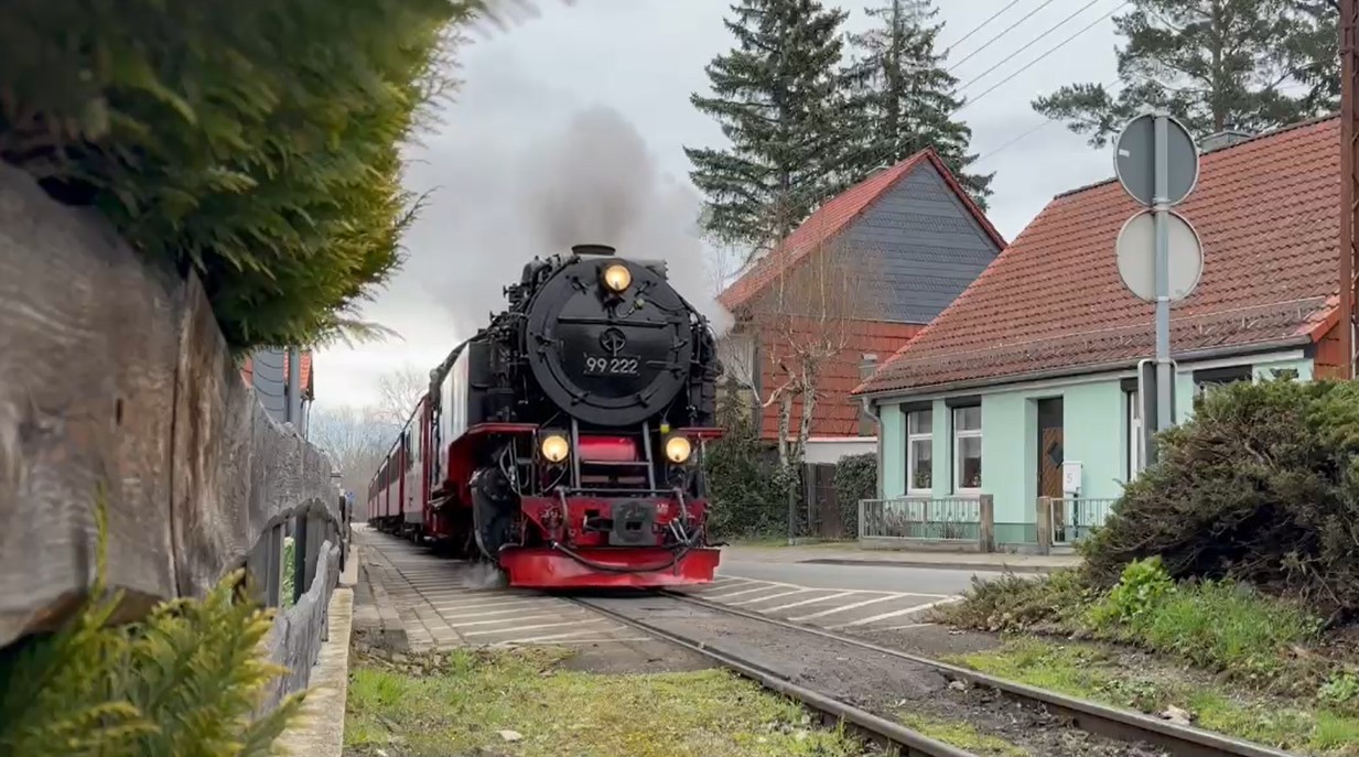 Danke an Hendrik Hauschild fr die Impressionen zur Dampflok der Harzer Schmalspurbahnen 99.222 vom Original zum 125jhrigen Jubilum der Harzquer- und Brockenbahn. 
