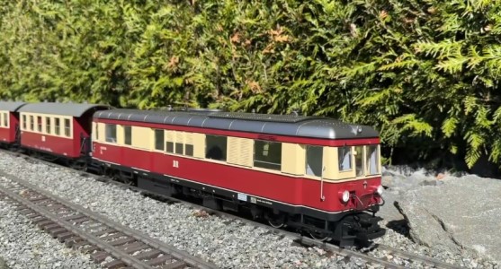 Auslieferung: DR Triebwagen VT 137 von LGB - Atr. Nr. 26391