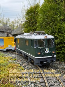 Neues Handyhintergrundbild fr die "Grn & Chrom" - RhB Lokomotiver Ge 4/4 II 611 - LGB Modell 28447