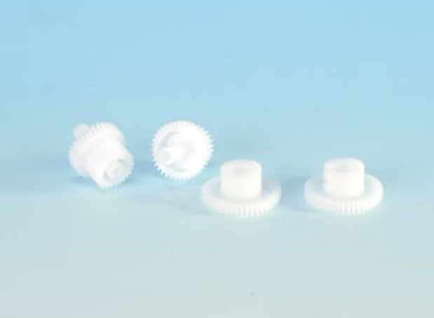 90002 Zahnradsatz für LGB Ge 4/4 II + III , Zahnradsatz für LGB Ge 4/4 II + III mit 4 Achszahnrädern und 4 Zwischenzahnrädern. Mit diesem Zahnradsatz wird die Untersetzung etwas vergrößert. Dies bedeutet mehr Zugkraft, weniger Stromverbrauch und bessere Langsamfahreigenschaften. Es werden nur die Zahnräder getauscht – keine Fräsarbeiten nötig