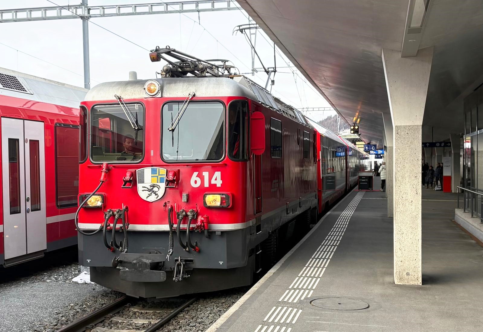 Zwischenstopp in Chur auf der R�ckfahrt von der Reise mit dem Glacier Express am 29. M�rz 2026. Hier die Ge 4/4 II Nr. 614. 