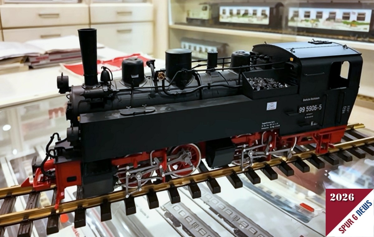 Lammert Boerman ist wieder aus den Niederlanden zum Fest im Oktober bei Modellbahn-Atelier Renken angereist. Er zeigt die lieferbare IV K der Deutschen Reichsbahn 99 5906-5. Die stattliche Dampflokomotive gibt es mit drei verschiedenen Decoderausführungen, je nach Bestellung.
