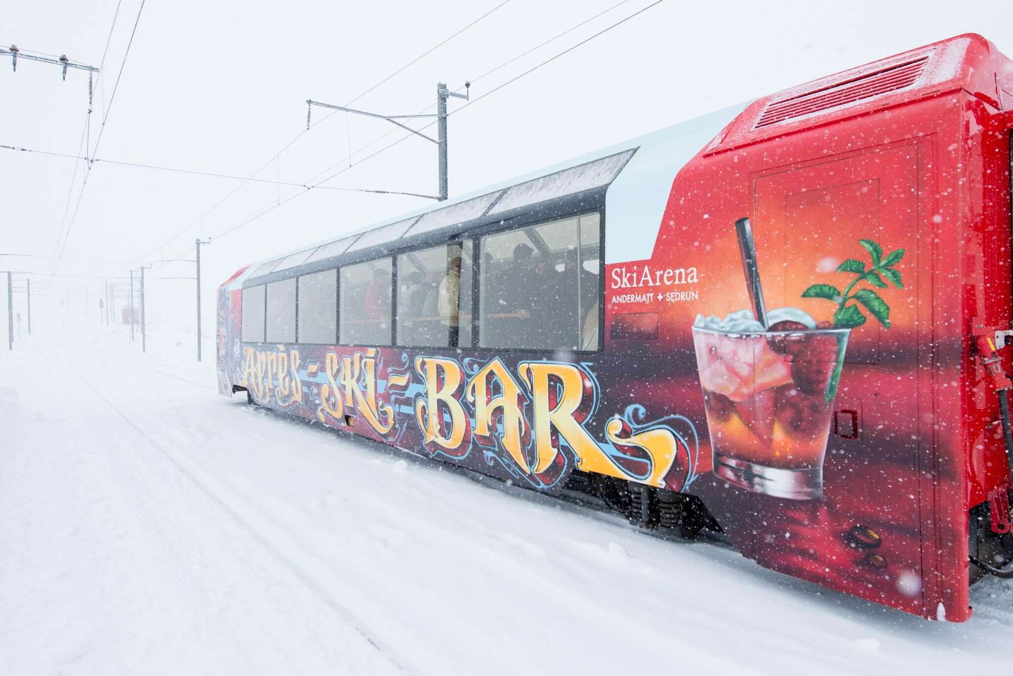 Passend zum Skifahren und dem heurigen Winter: Aprs-Ski-Bar-Wagen