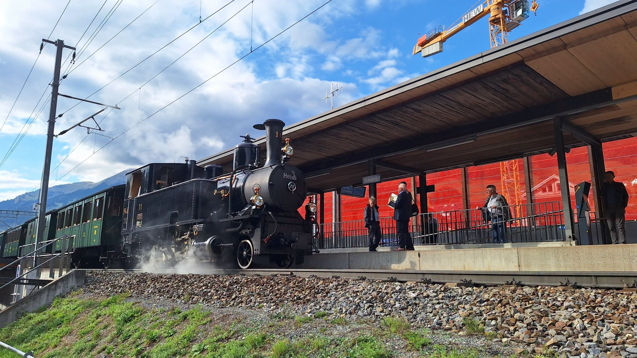 Ankunft des Sonderzuges mit der Heidi Dampflok beim Holzverladegleis in Schiers. Danke an den Verein Dampffreunde der Rh�tischen Bahn die das Bild auf Faceook ver�ffentlicht haben. 
