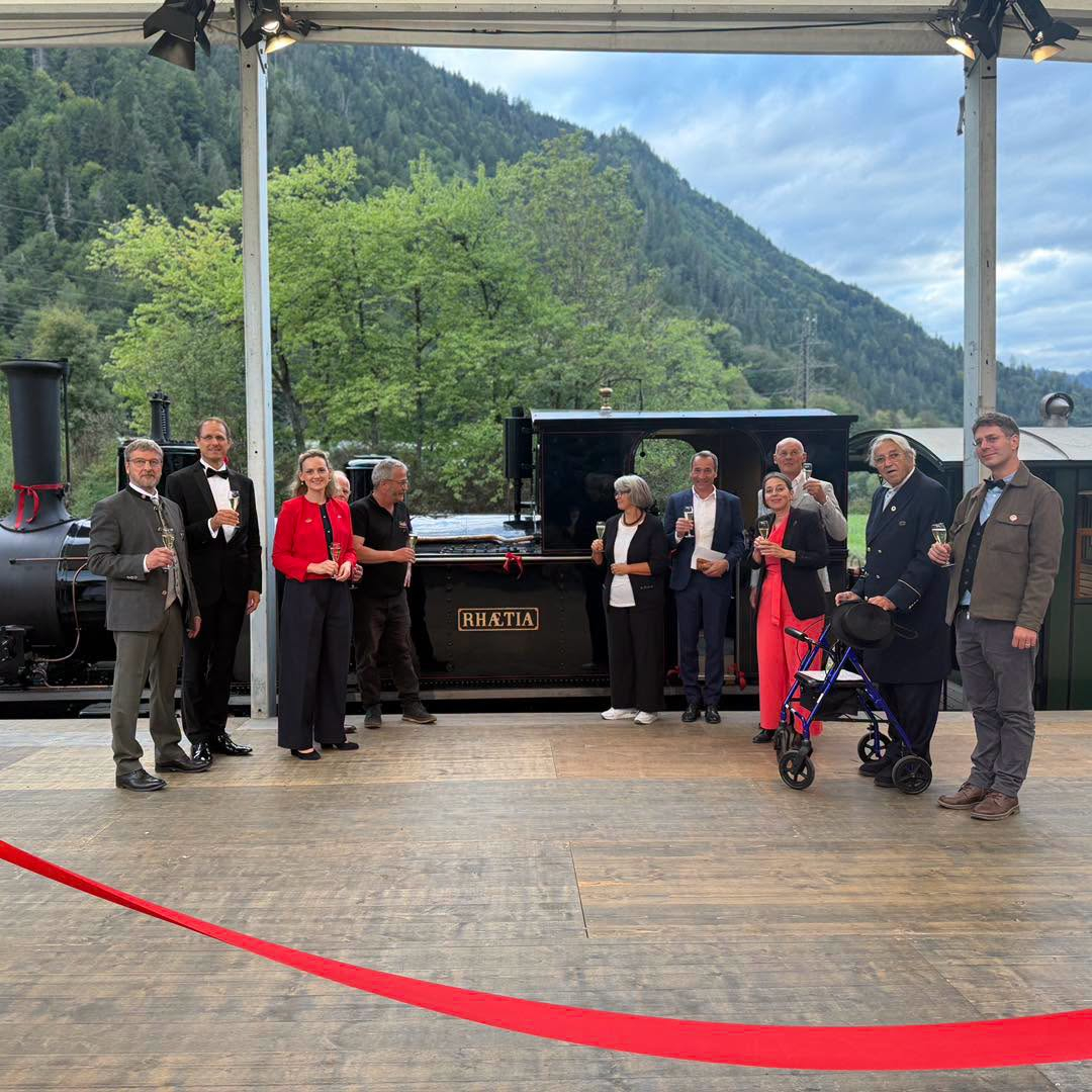 Auf der B�hne der Operette die Festg�ste "Club 1889". 