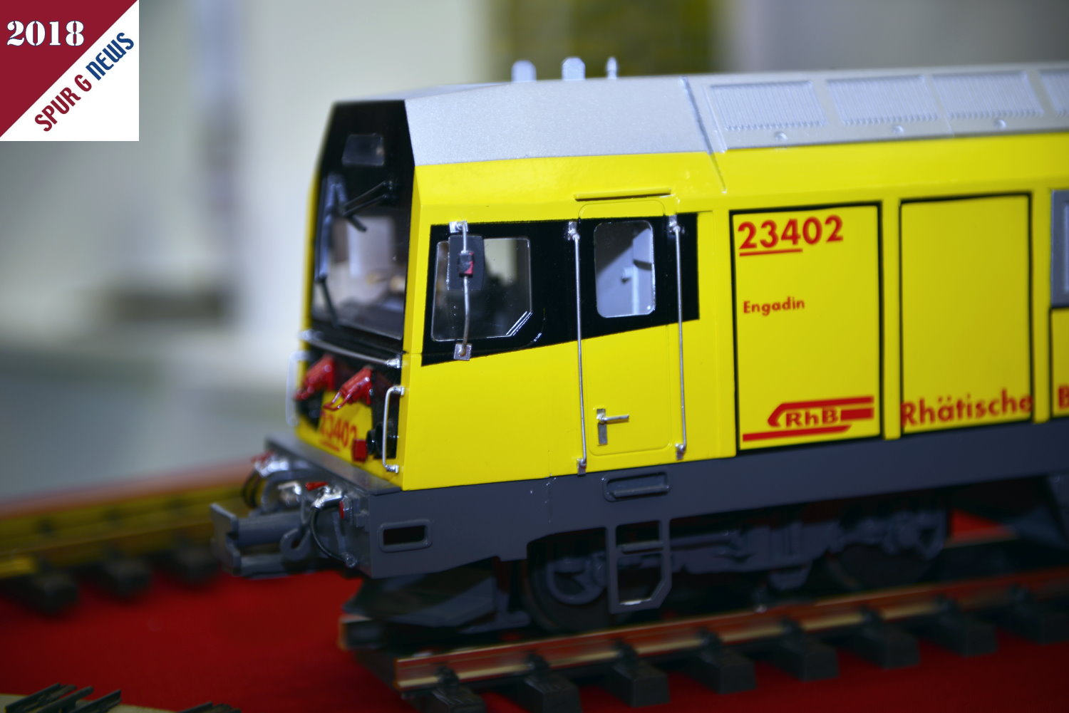Ein Modell der RhB Lok Gmf-II - Nr. 23402 wird als Neuheit 2018 bei Dietz angeboten. Die Diesellokomotive wird mit DCC-Decoder, DIETZ-Profisound, gepulstem Verdampfer und ferngesteuertem Entkuppler gefertigt. Produktion erfolgt nur ein ausreichender Nachfrage.