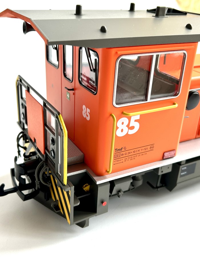 Detailansicht: Eingang zur Fhrerkanzel des Tmf 2_2 Nr. 85 von TrainLine 45. 